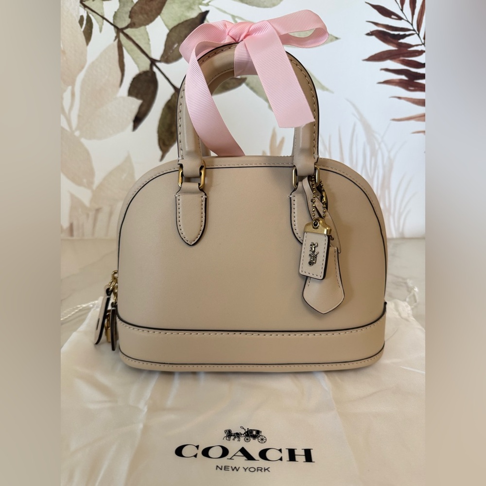 NWT Coach Revel 24 Ivory